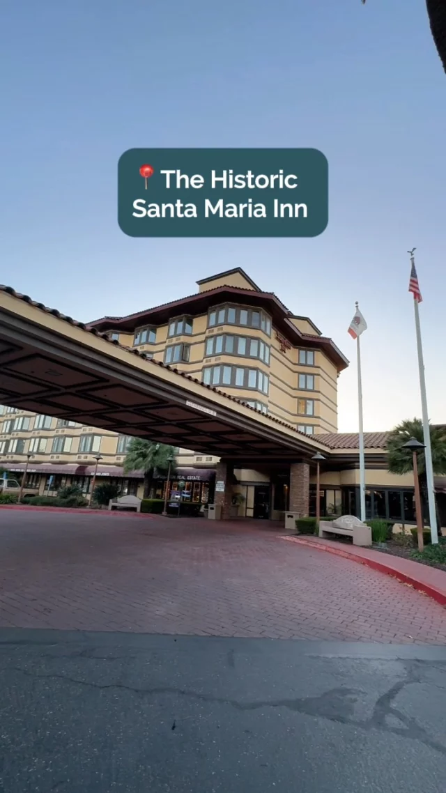 Since 1917, the Historic Santa Maria Inn has welcomed travelers with timeless charm in the heart of wine country. 🍷Sip in the Century Room, grab a pint in the Olde English Taproom, and unwind in the Barrel Room. Palm trees, fountains, cozy suites, and 30+ nearby wineries make it easy to turn one night into a weekend, where historic character meets modern comfort.🔗 Visit the link in our bio to book your stay.